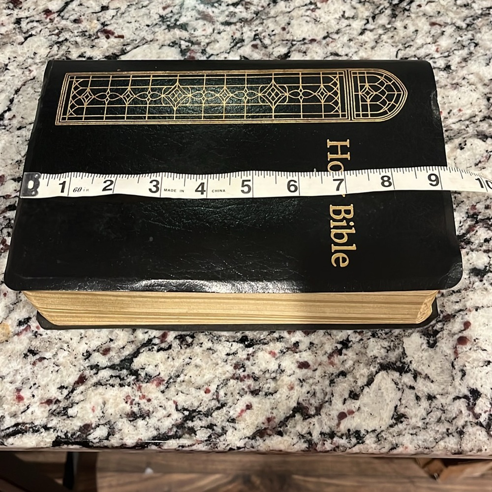 Holy Bible giant print King James Version 9.25”x6.5” copyright 1990 - Picture 14 of 14